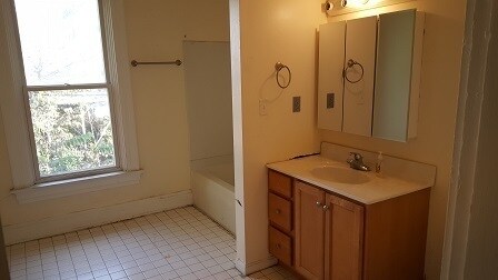 Photo - Incredible Value in Walnut Hills - move ri...