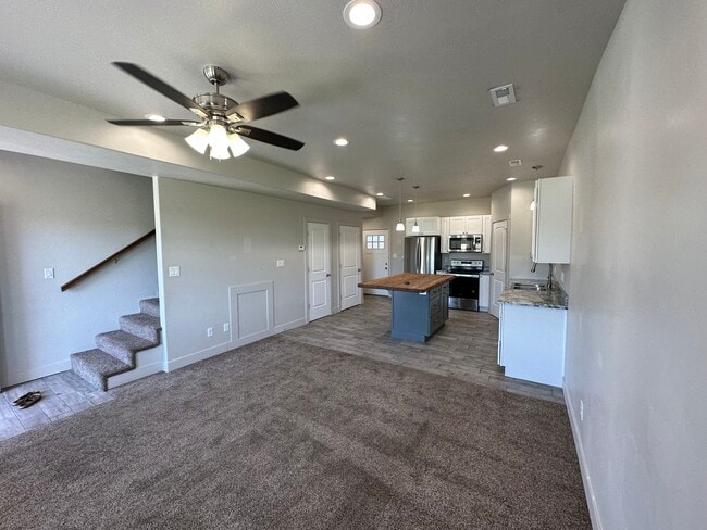 Photo - 187 Courthouse Way