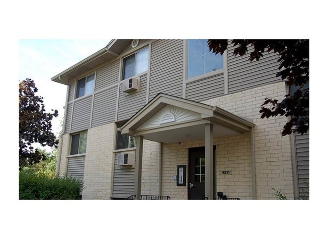 Photo - Brookstone Apartments