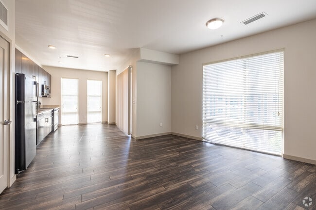 1BR, 1BA - 621SF - Living Room - Garden Court at Yale Station