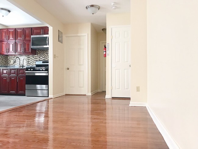 Photo - 51-25 Van Kleeck St