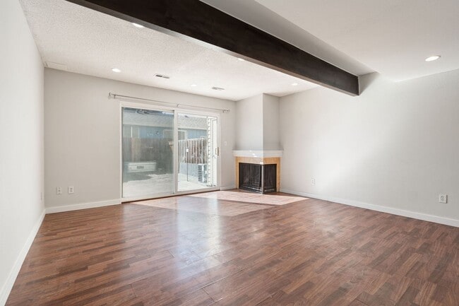 Photo - 2 bedroom, 1 bathroom in Loveland.