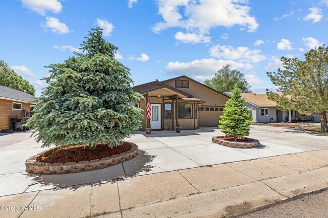 Photo - 1061 W Morse Ave