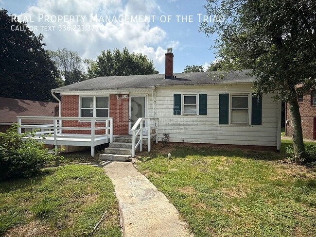 Building Photo - 828 Circle Dr Rental