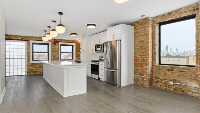 Photo - 06 - Mil 1371 LLC Unit 4