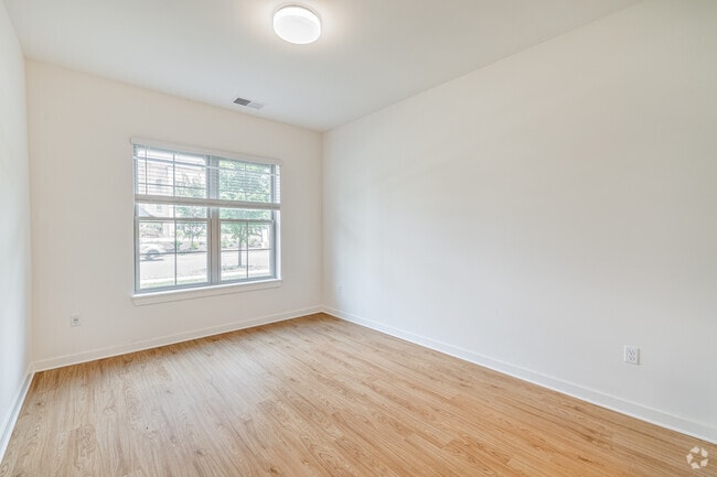 2BR, 2BA -934SF - Livingroom