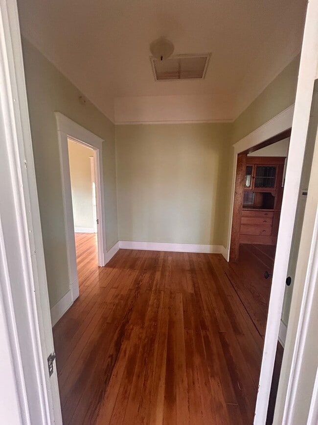 Photo - 318 F St