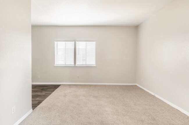 Oaks at Spring Valley