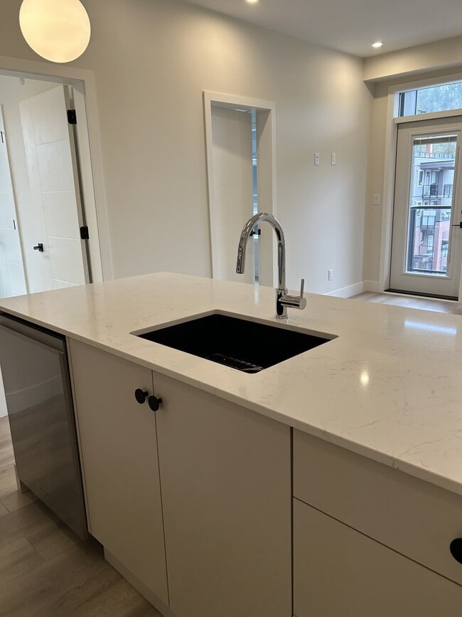 Photo - 45505-45505 Campus Dr