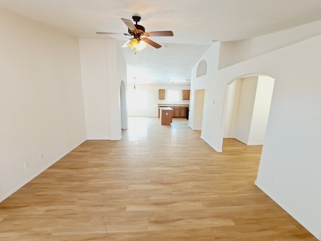 Photo - 3 bed 2 bath home in Huning Ranch. Great Yard!