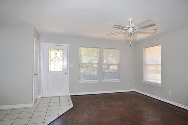 Photo - 401-403 W Brady Street Unit 401