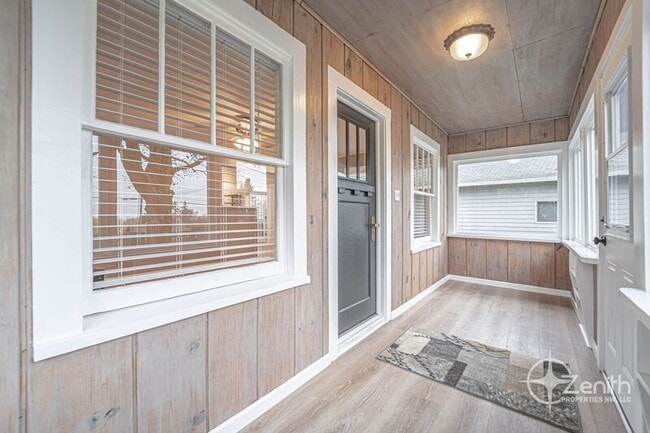 Photo - 2541 SW 6th Ave