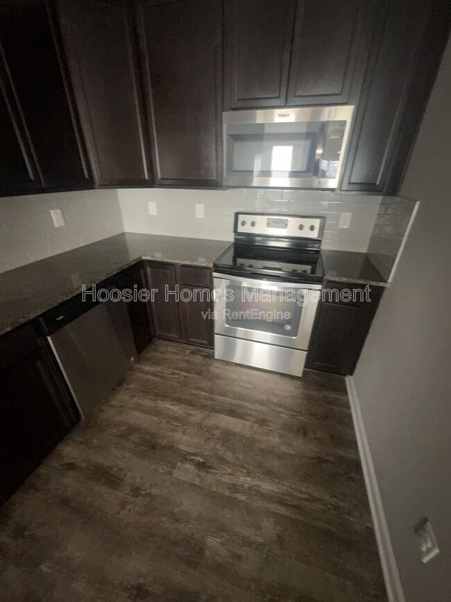 Photo - 556 Dylan Dr