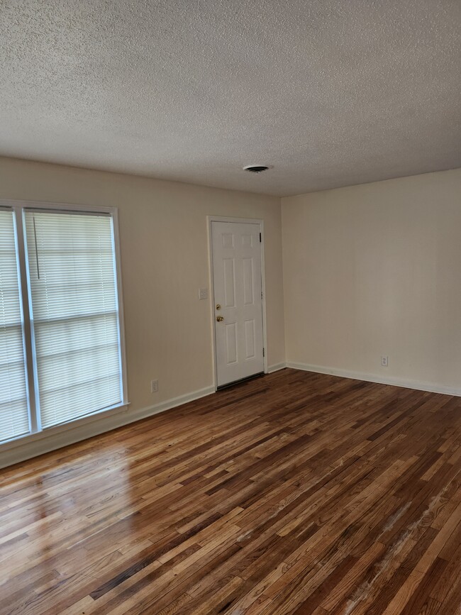 Photo - 1381 Biscayne Dr