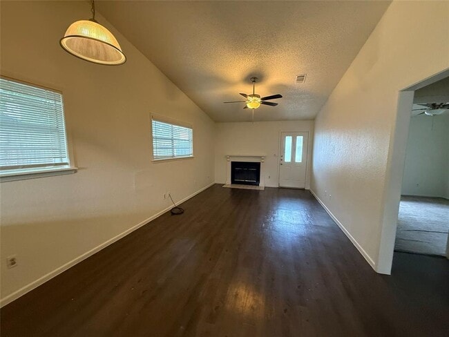Photo - 618 Mill St