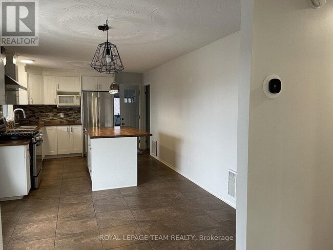 Photo - 6030 Renaud Rd