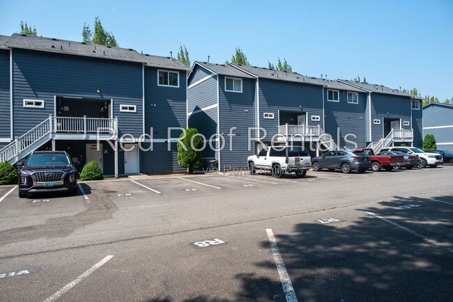 Building Photo - 3939 10th St SE Unit Apartment F6