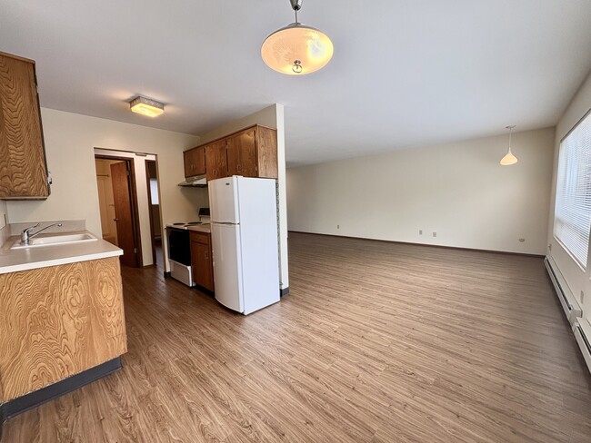 Building Photo - 540 Williams Ave N Unit 8