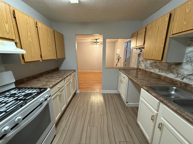 Photo - 4214 Kinne St