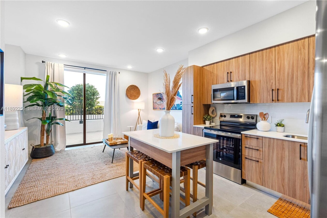 Photo - 525 N Ocean Blvd