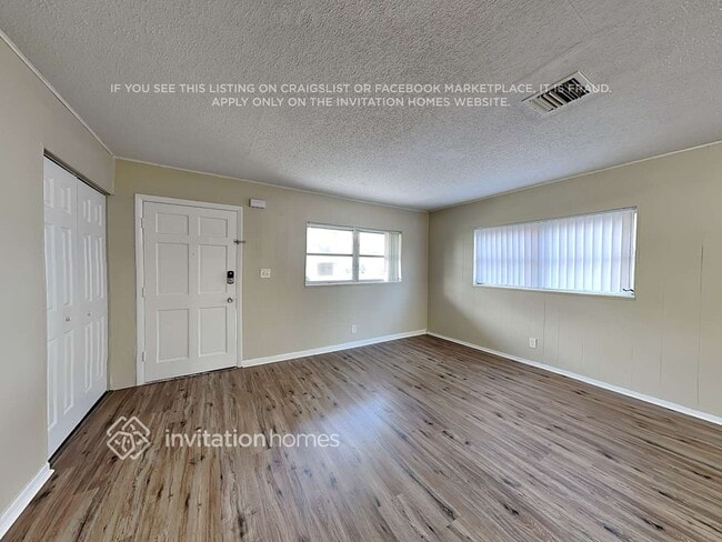 Photo - 4972 SW 4th St