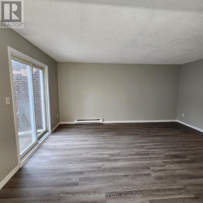 Photo - 725 Cricklewood Dr