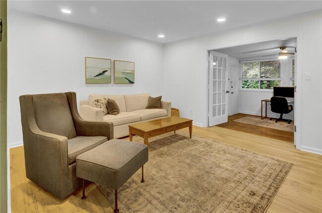 Photo - 12 Vista Square NW