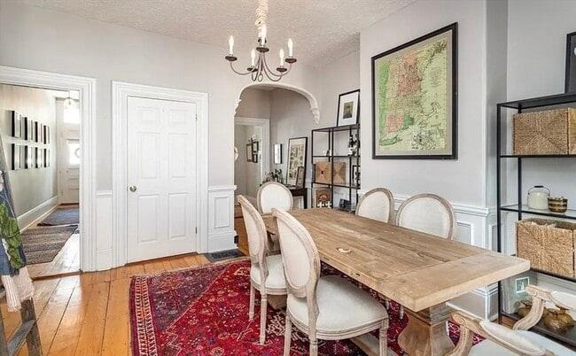 Photo - 262 W Fifth St