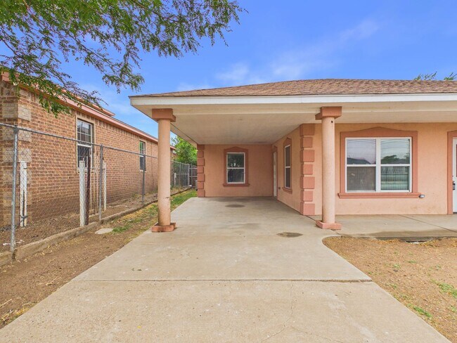 Photo - Nice 3 bedroom Duplex Rental