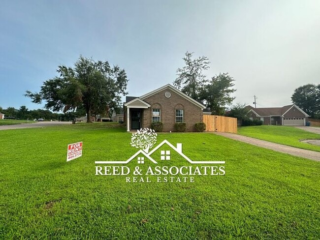Building Photo - Conveniently Located Raleigh Home