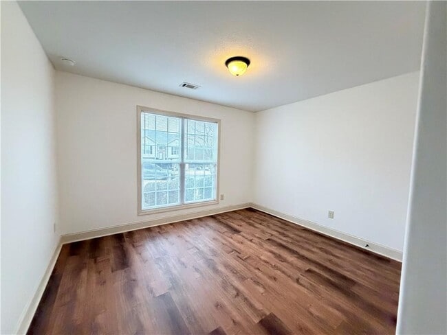 Photo - 292 Jameston Dr