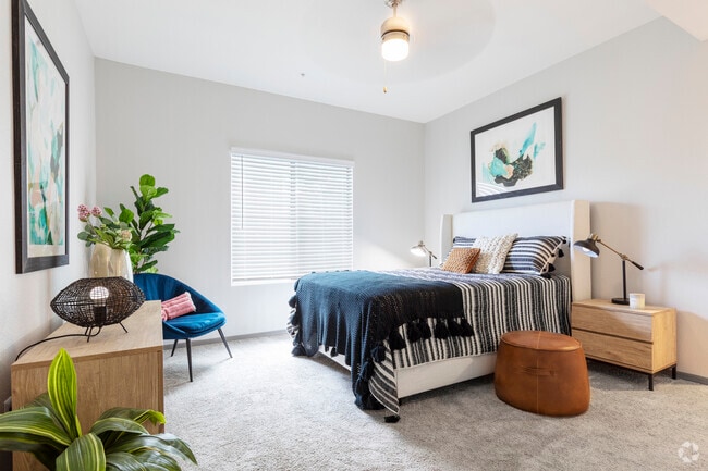 2BR, 2BA - 1096