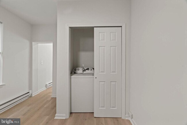 Photo - 19 W Seymour St