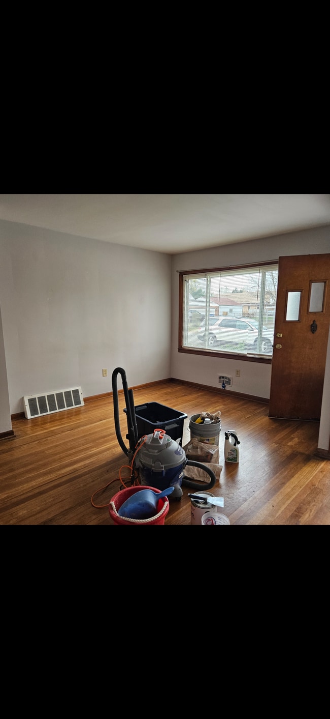 Photo - 2788 Thorndale Ave