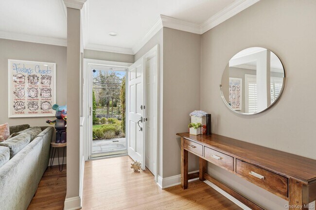 Photo - 221 Mamaroneck Rd