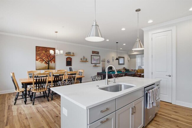 Photo - Blacksburg, 3 BR / 2.5 BA Available Sept 1st