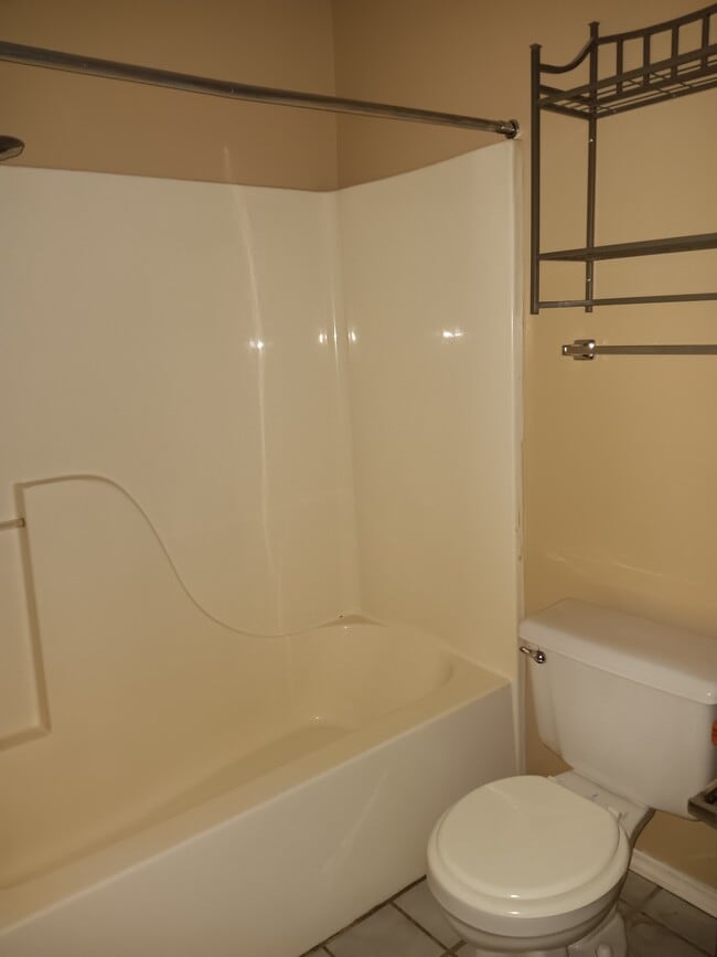 Photo - 520 E 16th St