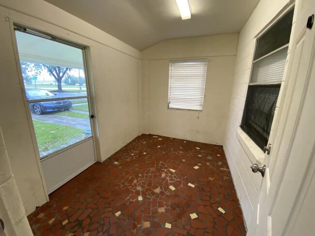 Photo - 1051 E Walnut St