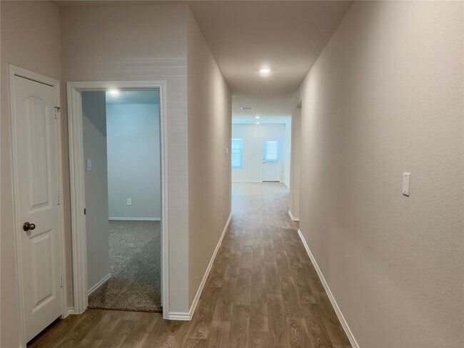 Photo - 1714 Windsor Blvd