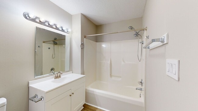 Photo - Caldwell Court Apartments