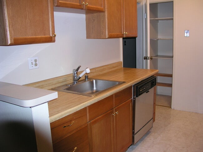 Photo - 141 Darby Pl Unit 1