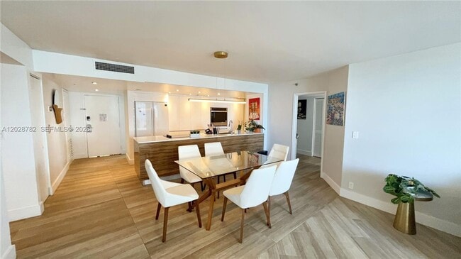 Photo - 1717 N Bayshore Dr