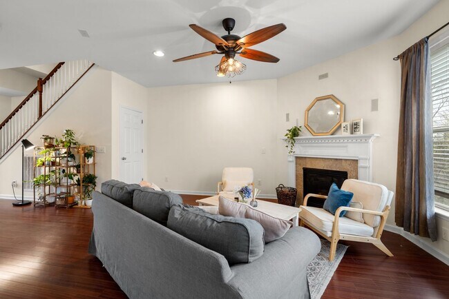 Photo - 3 Bed 2.5 Bath Home with 2 Car Garage and Fenced Backyard