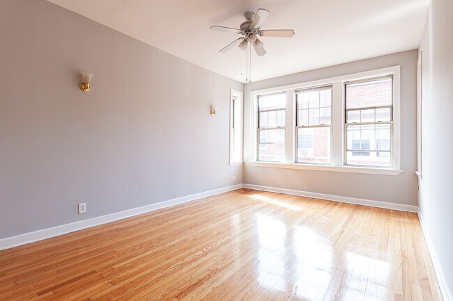 Building Photo - 540 W Aldine Ave Unit 3 Rental