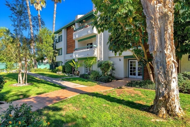 Photo - 5525 Shasta Ln Unit 204