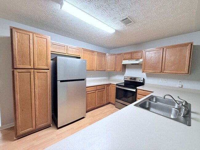Photo - 2br Brick Townhome in Great Gainesville Lo...