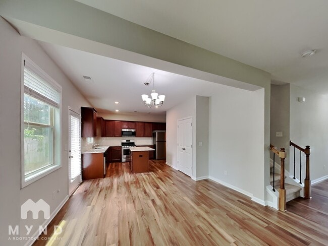 Photo - 541 Lanier Ct