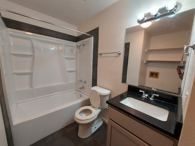 Photo - 1904 Ridgeview Dr