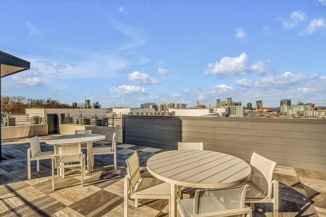 Building Photo - 806 Olympic St Unit 212 Rental