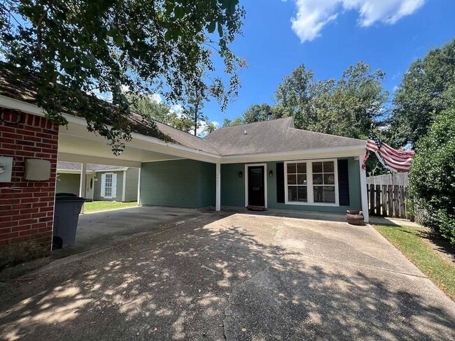 Building Photo - 522 Fawn Lake Dr